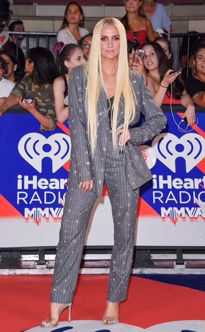 ESC: Ashlee Simpson